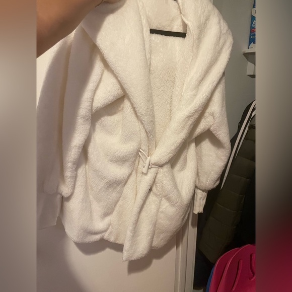 Buffbunny teddy coat white EUC - Picture 5 of 7